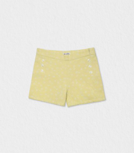 Jacquard summer shorts for girls, stylish and comfortable for outdoor play.