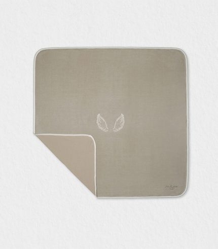 Baby blanket angelic with embroidered angel wings and velvety cotton side.
