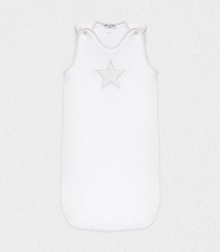 Organic baby sleeping bag with adjustable length and soft cotton fabric