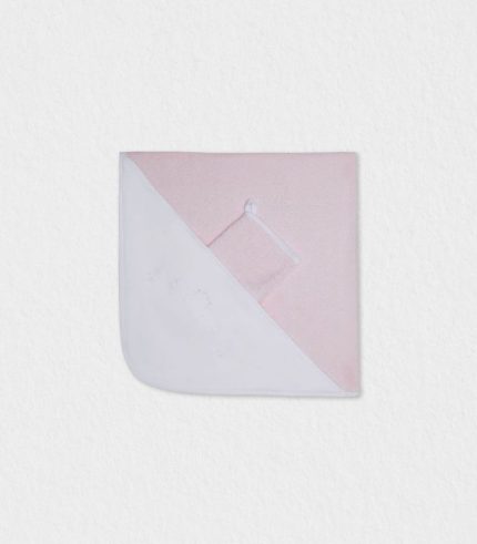 High‑resolution close‑up of our Organic Baby Bath Towel in pink showing plush looped cotton texture and heart‑embroidered hood, illustrating the soft, hypoallergenic fabric ideal for newborn skin—organic baby bath towel Dubai baby gift shipped worldwide.